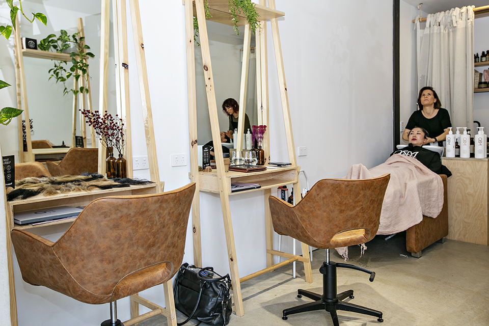 Zanzi Hairdressing image 18