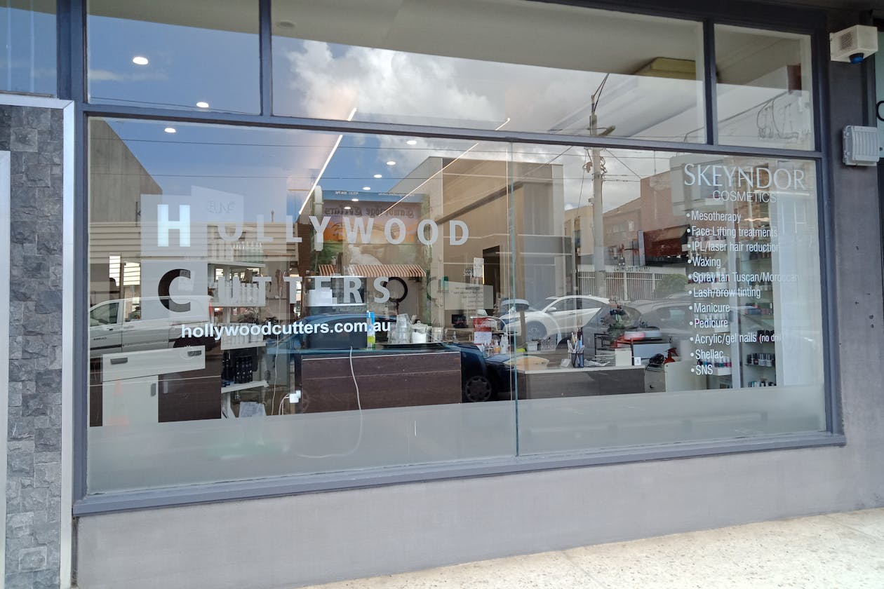 Hollywood Cutters image 3