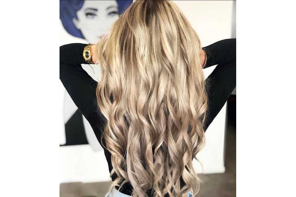 No Loose Ends Hairstyling image 18