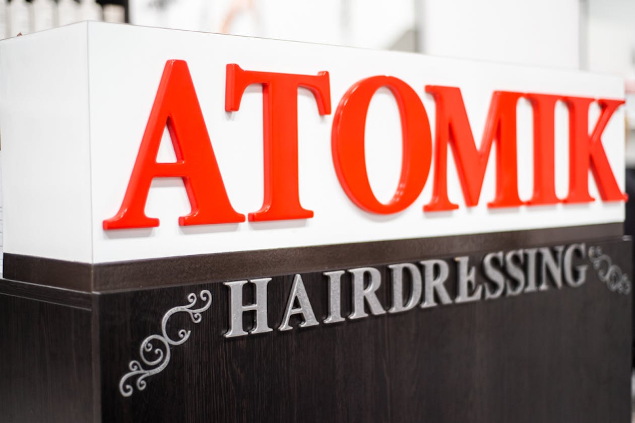 Atomik Hairdressing image 3