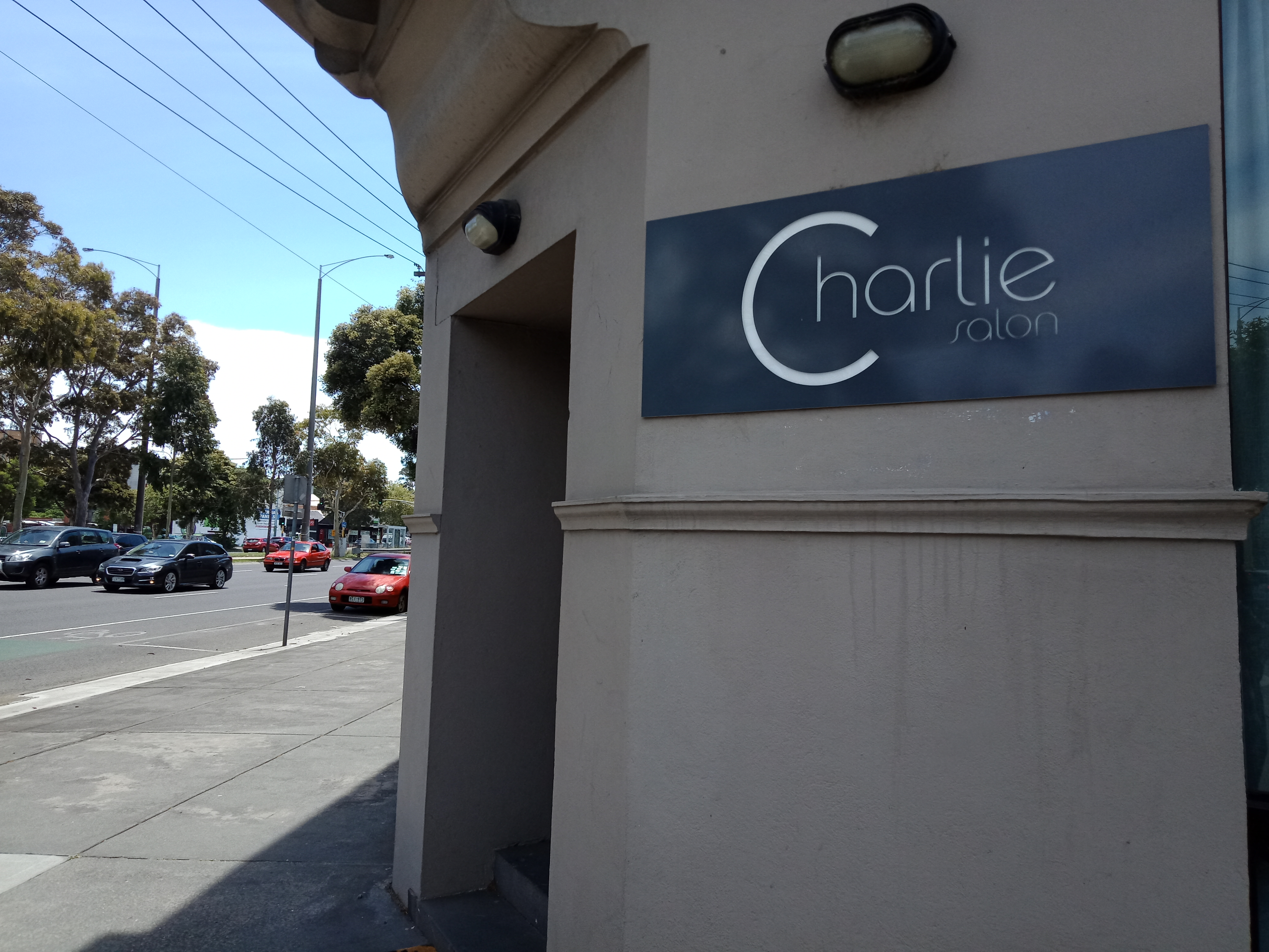 Charlie Salon image 2