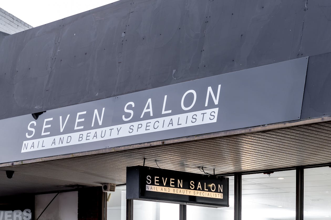 Seven Salon image 23