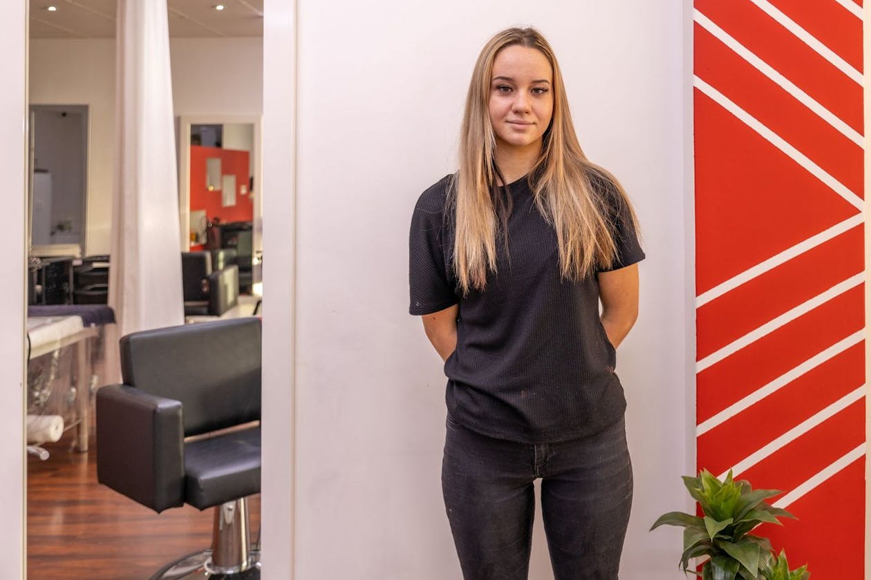 Dazzling Hair and Beauty image 6