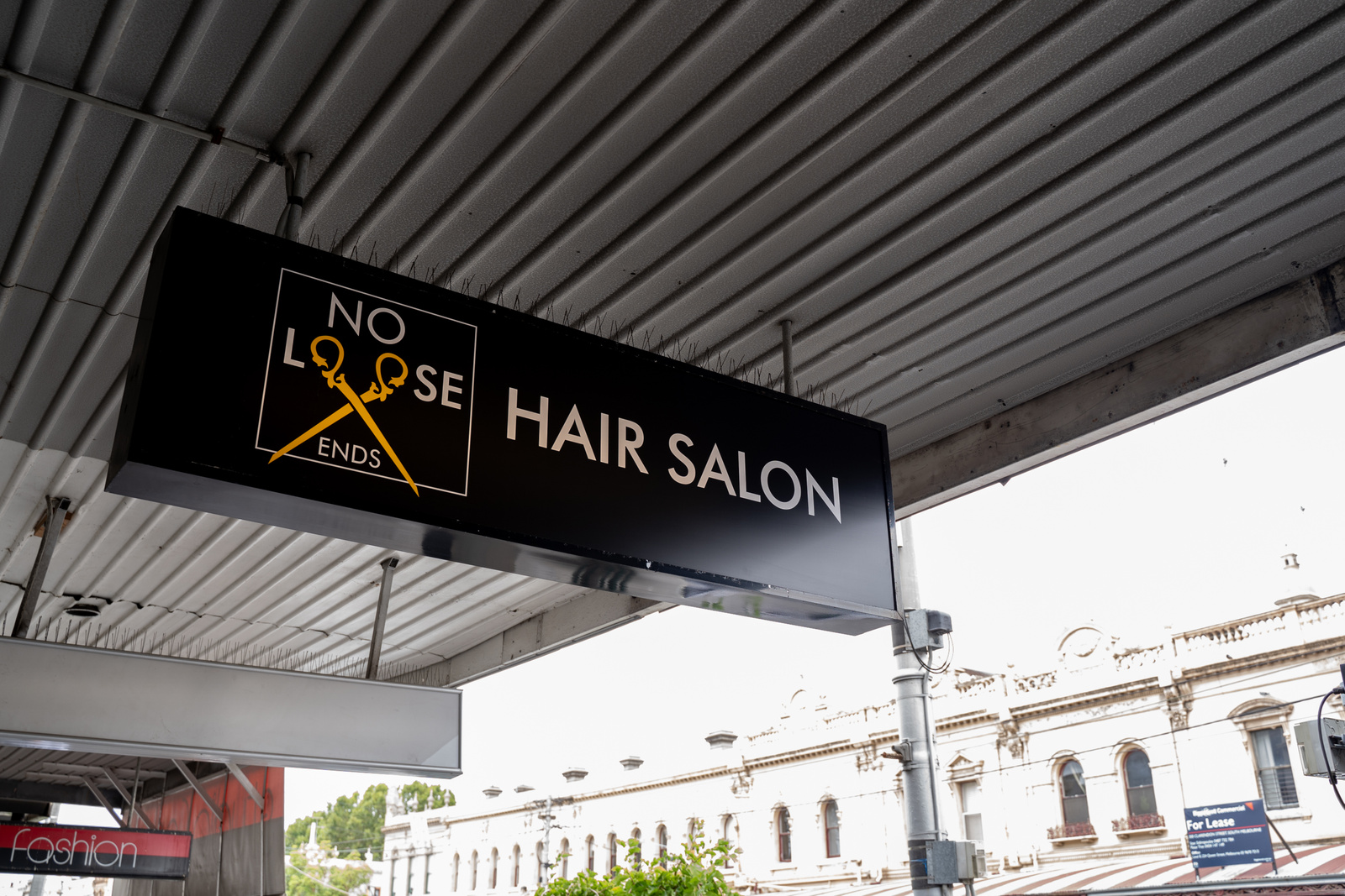 No Loose Ends Hairstyling image 24