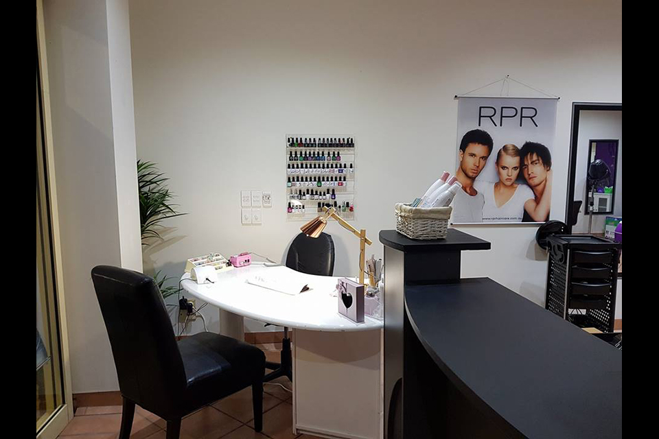 Jewels Beauty & Hair Oxenford Haircut and Hairdressing Hair