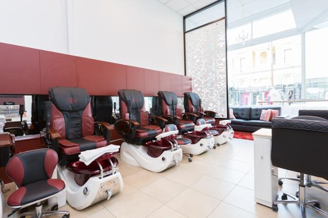 La' Nails Studio image 5