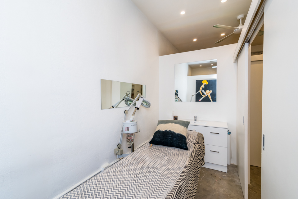 Bronzing on Macleay image 4