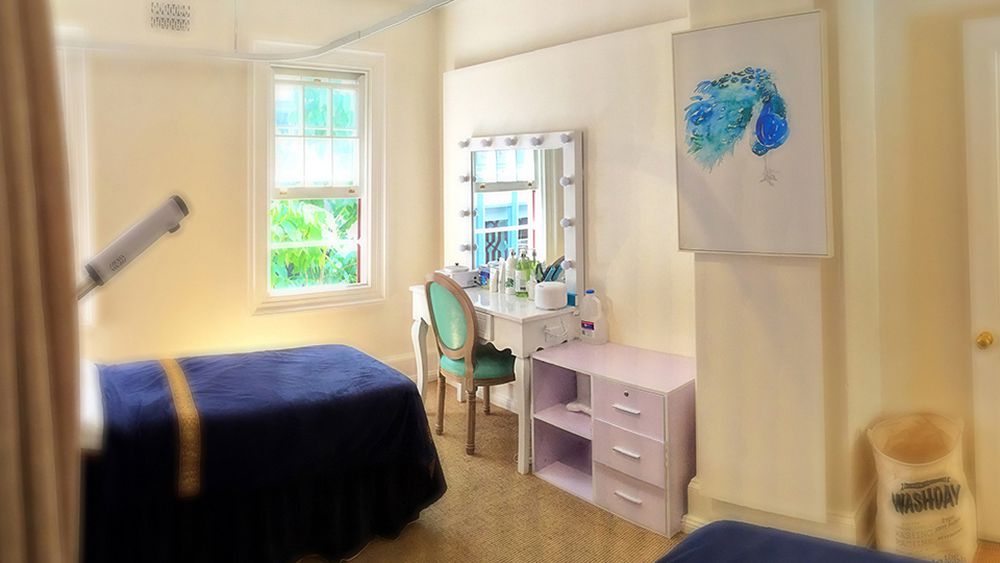 Peacock by Grain De Beaute image 3