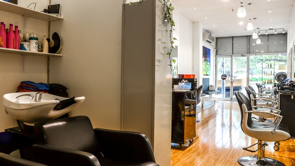 J&S Hair Salon image 3