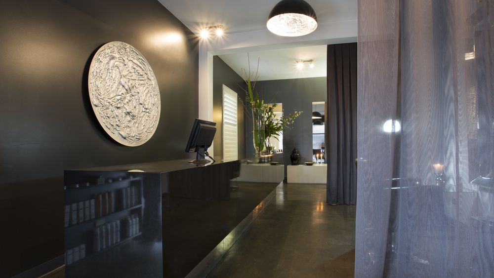 Marc One Salon image 2