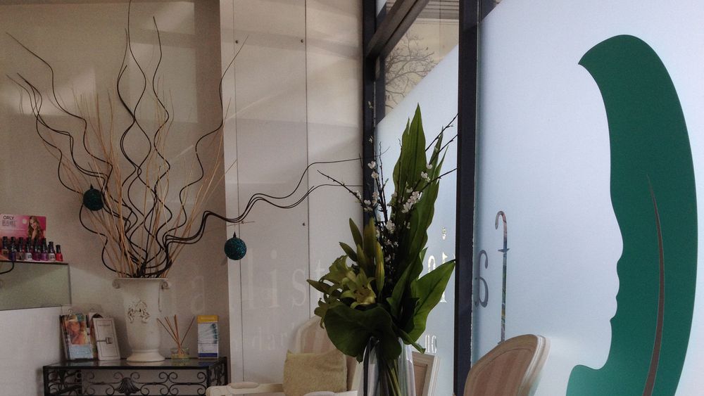 Facialist On Darling image 2