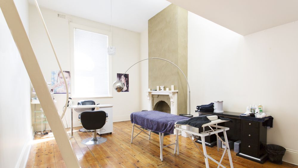 Silky Waves Hairdressing & Beauty image 2