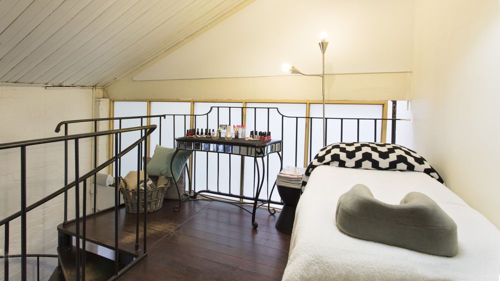 Luella Beauty Bar image 4