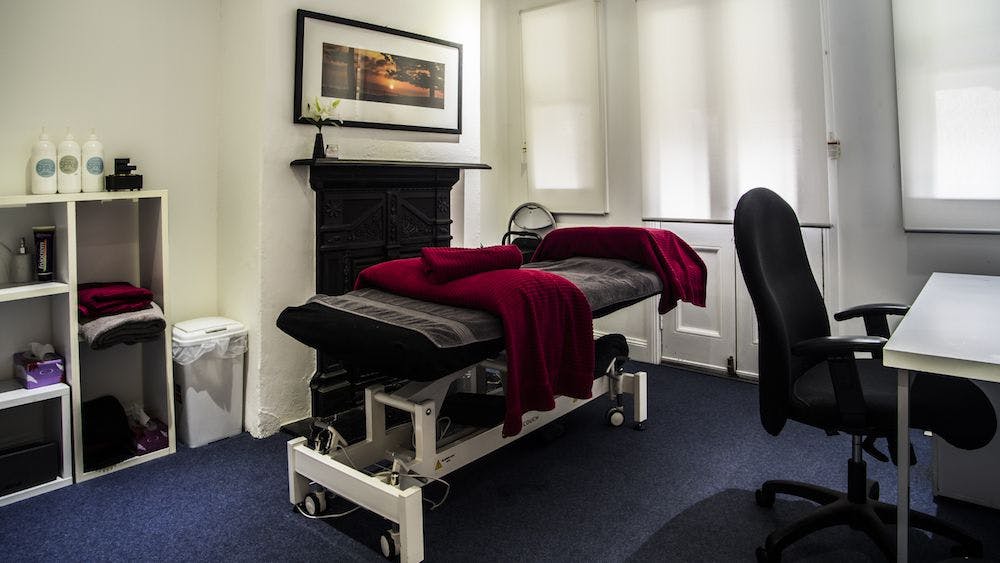 Health Space Clinics Mona Vale Massage Acupuncture Bookwell