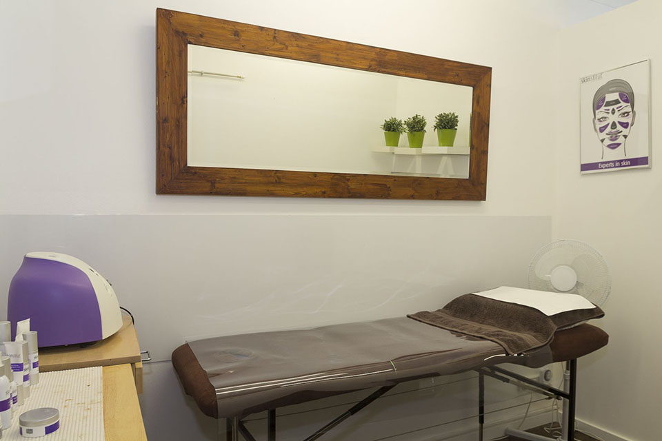 Ouch Waxing Studio image 4