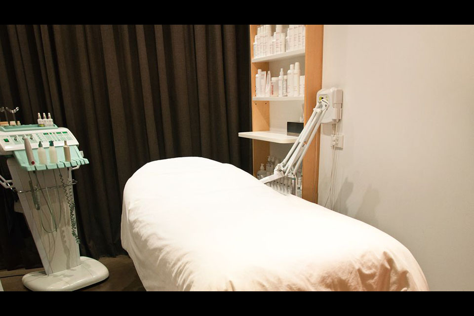 Will and Peta Skin Clinic image 2