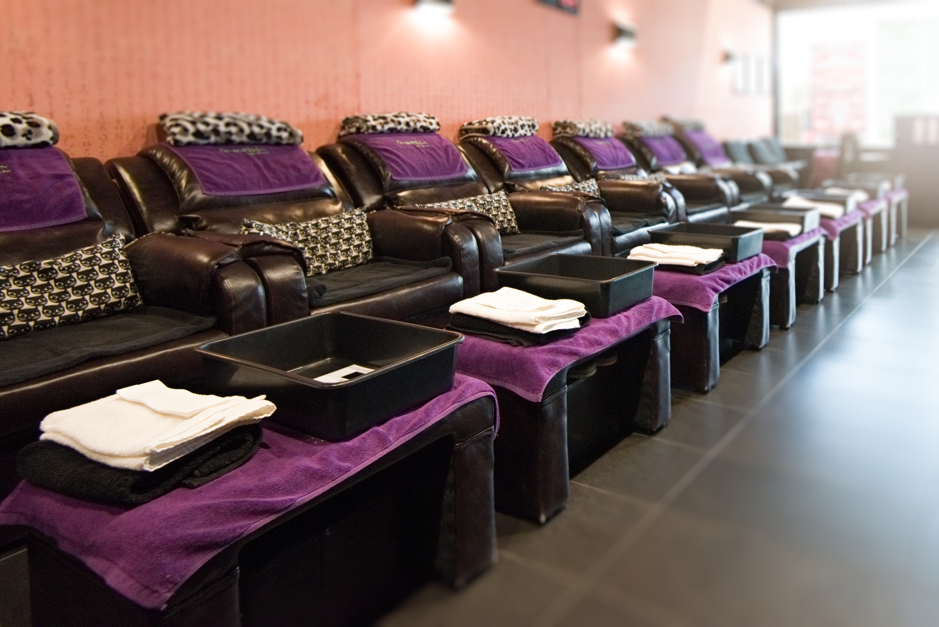 Green Palm Massage - Victoria Gardens image 3