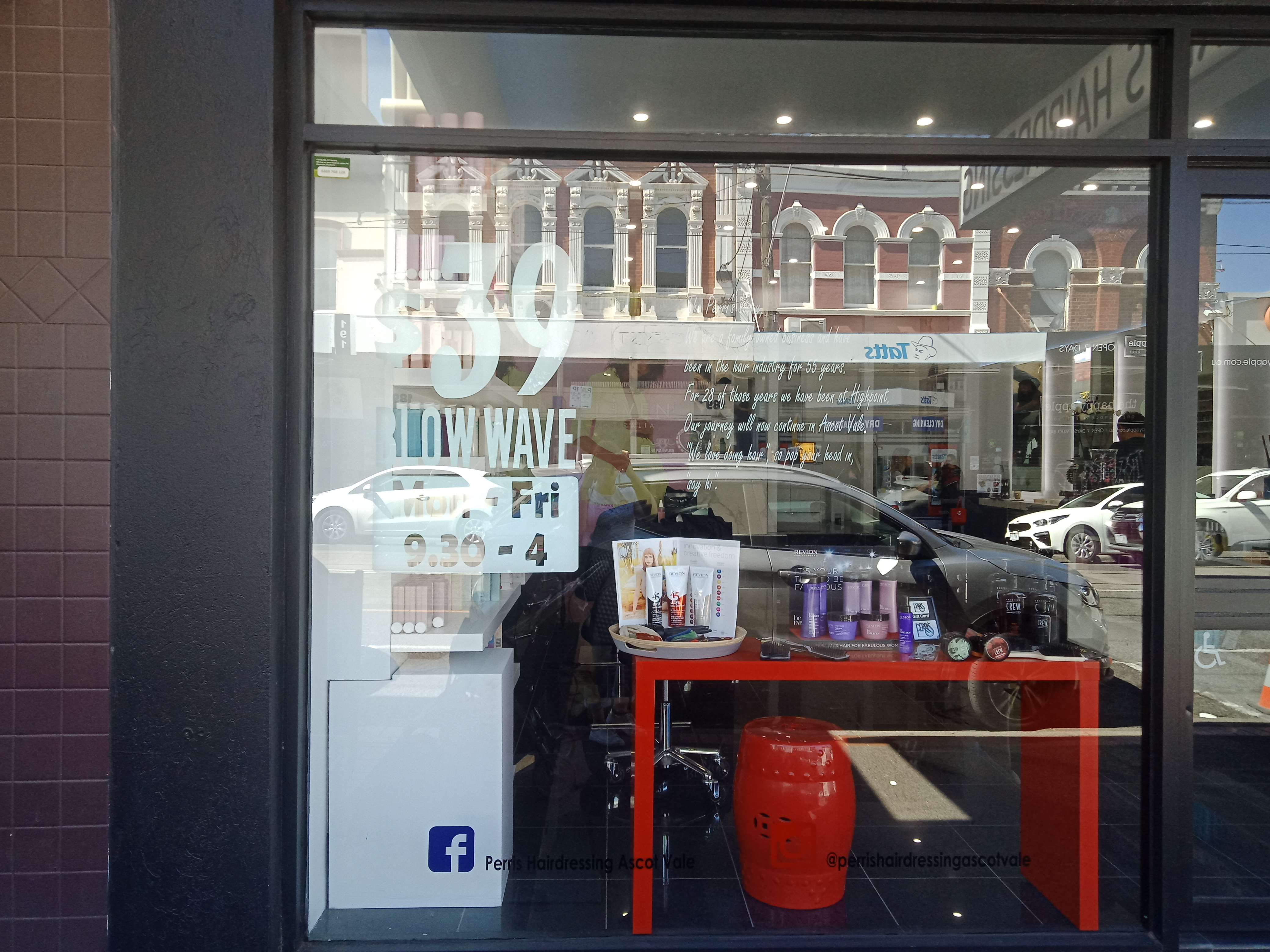 Perri's Hairdressing image 3