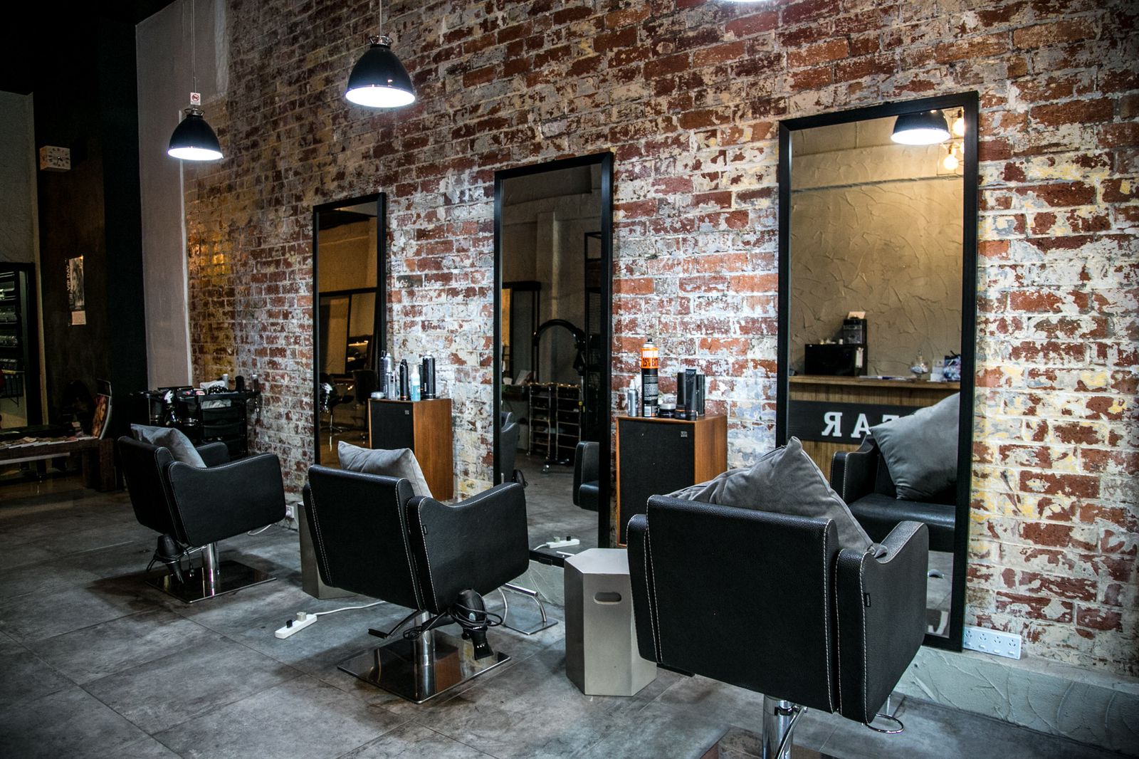 Crear by Max Hair Salon image 10