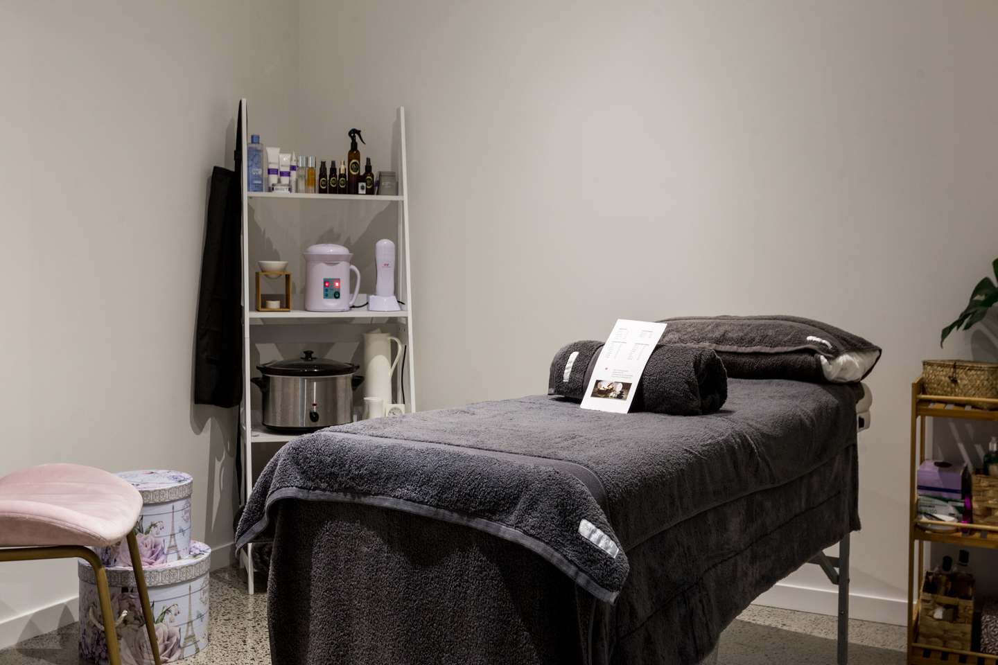 Gloria Facials, Massage & Waxing image 5