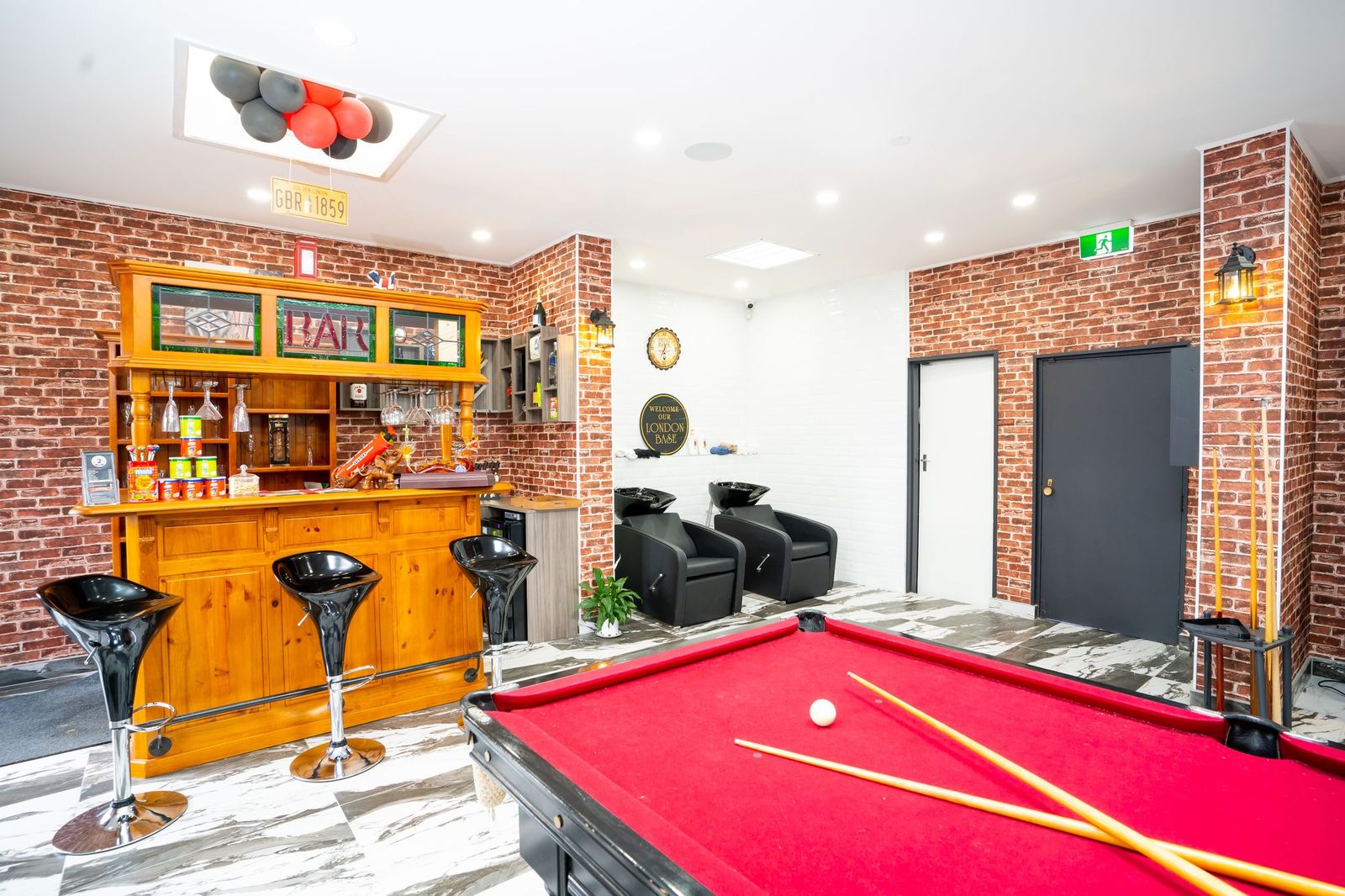 London Base Barbershop image 5