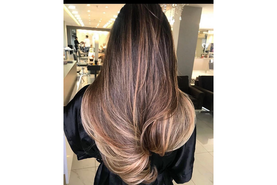 No Loose Ends Hairstyling image 17