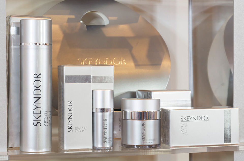 Hale O Nails and Beauty image 4