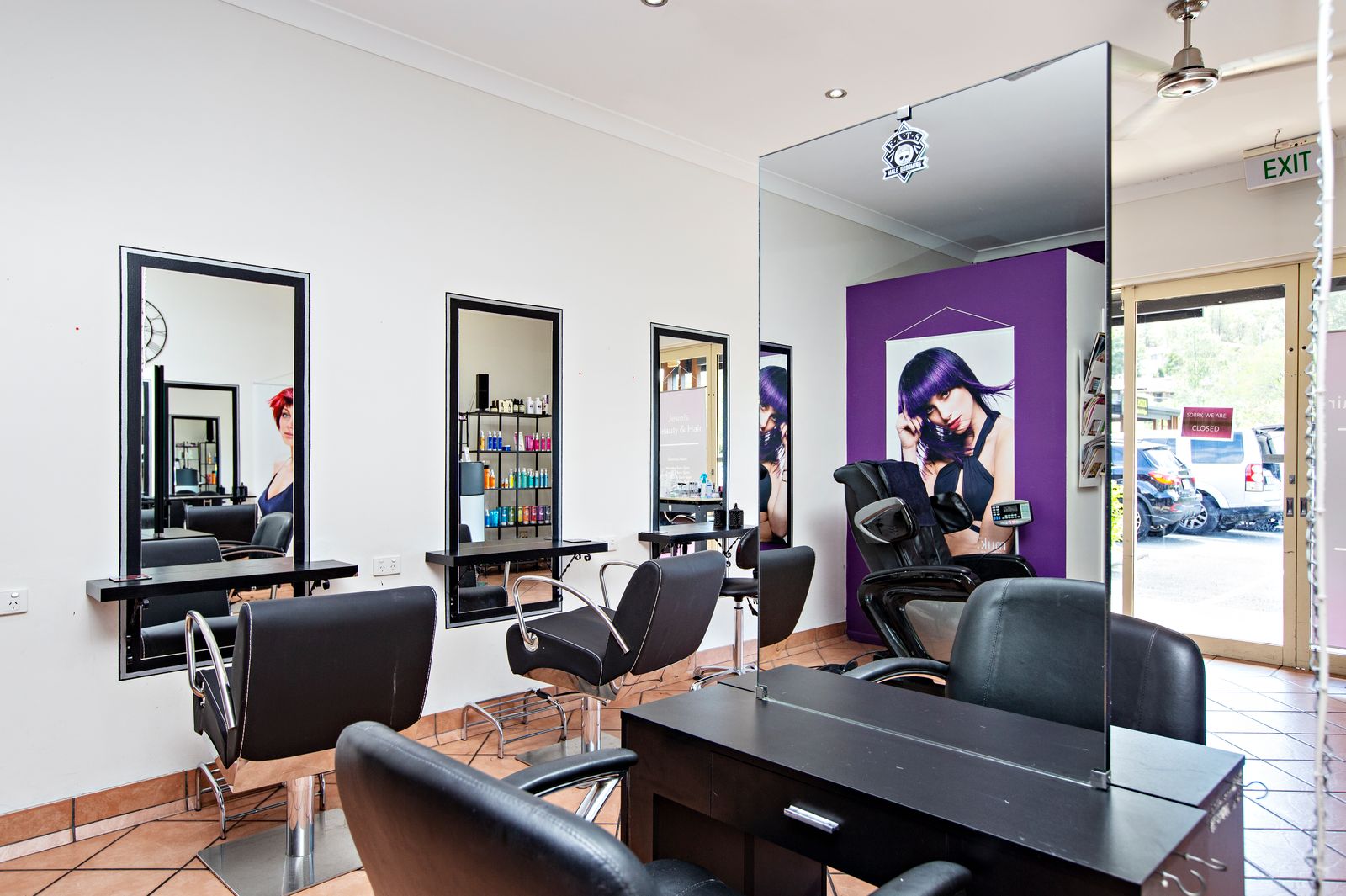 Jewels Beauty & Hair Oxenford Haircut and Hairdressing Hair