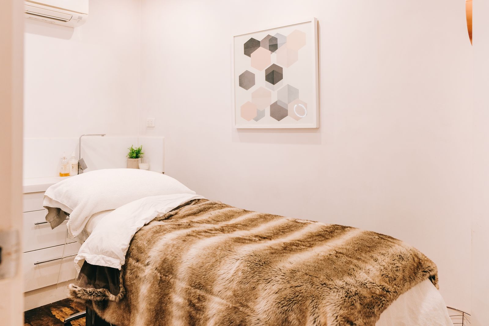 Skin Essentials Beauty Bar image 3