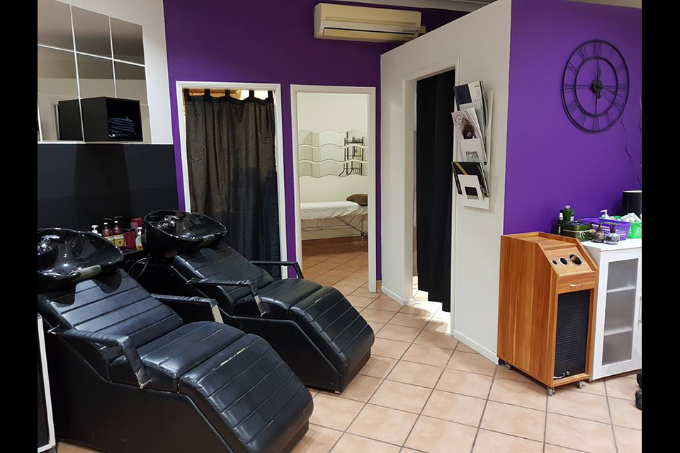 Jewels Beauty & Hair Oxenford Haircut and Hairdressing Hair