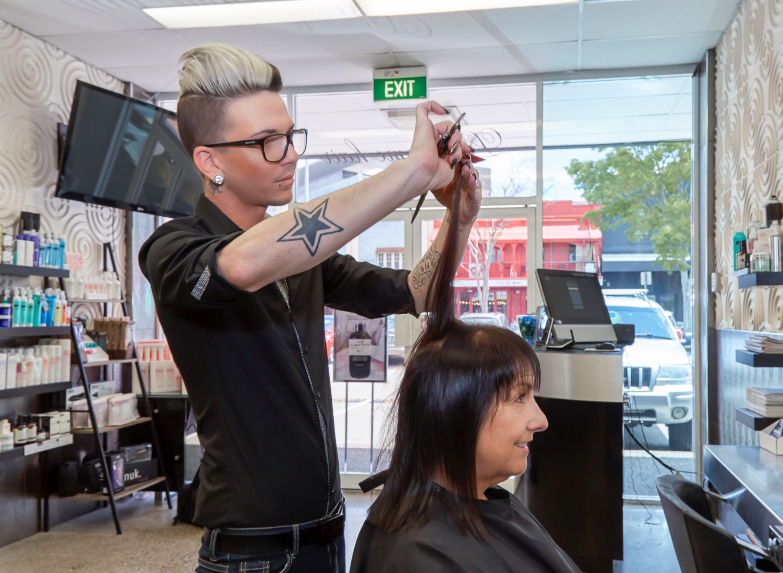 La Chrome Hair image 4