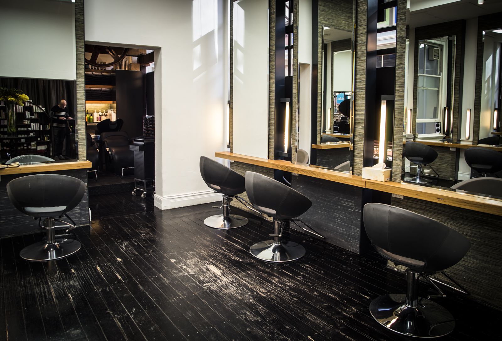 Maiolo Salon image 3