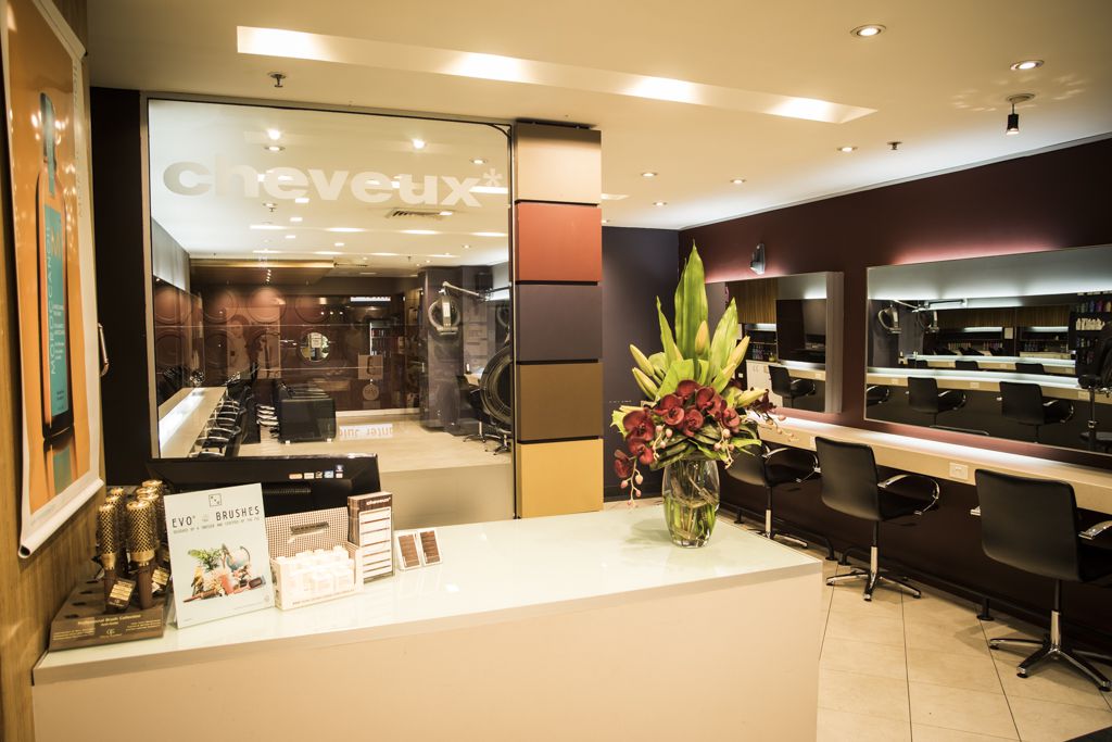 Cheveux Haircutters image 2