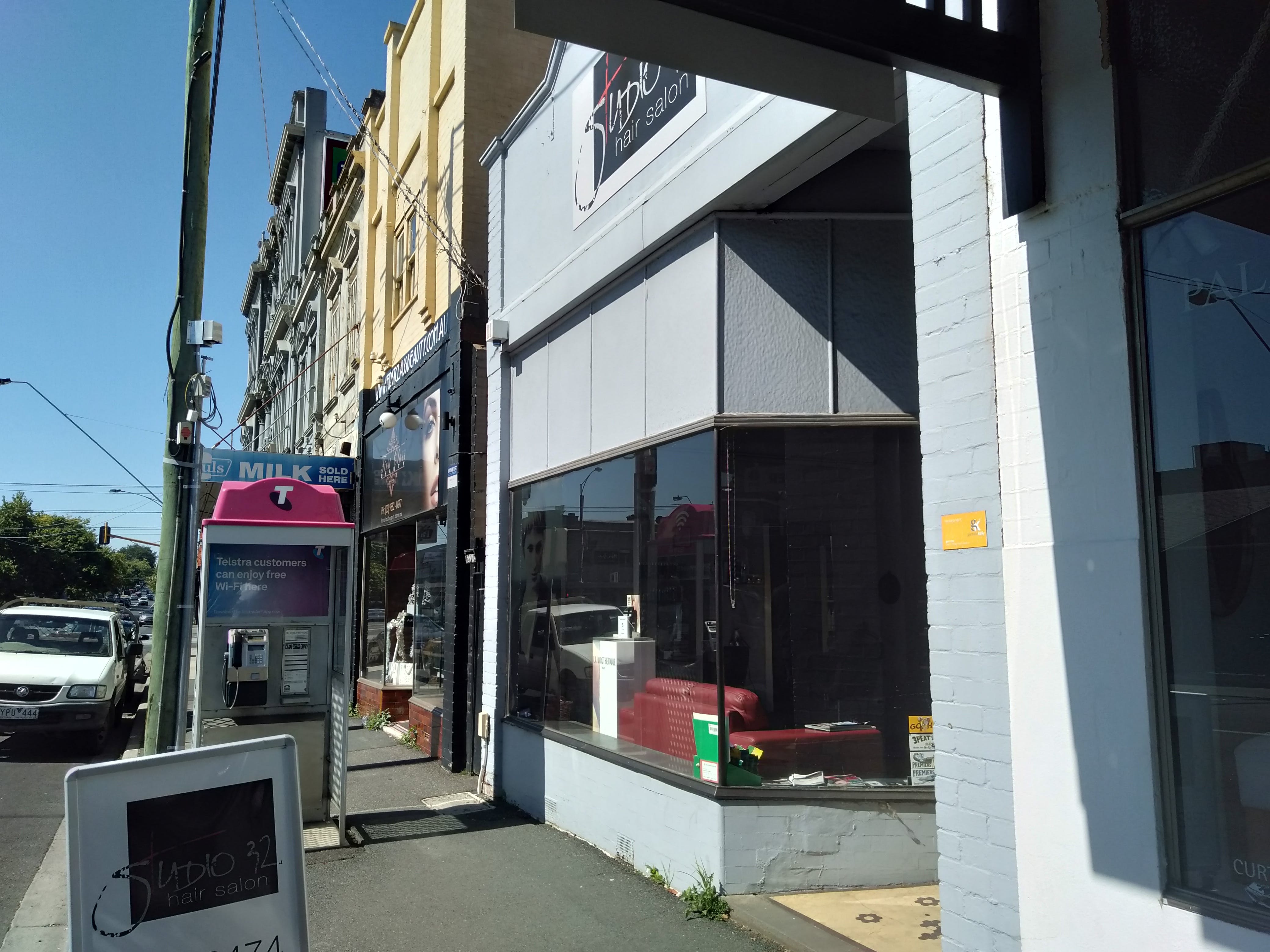 Studio 32 Hair Salon image 4