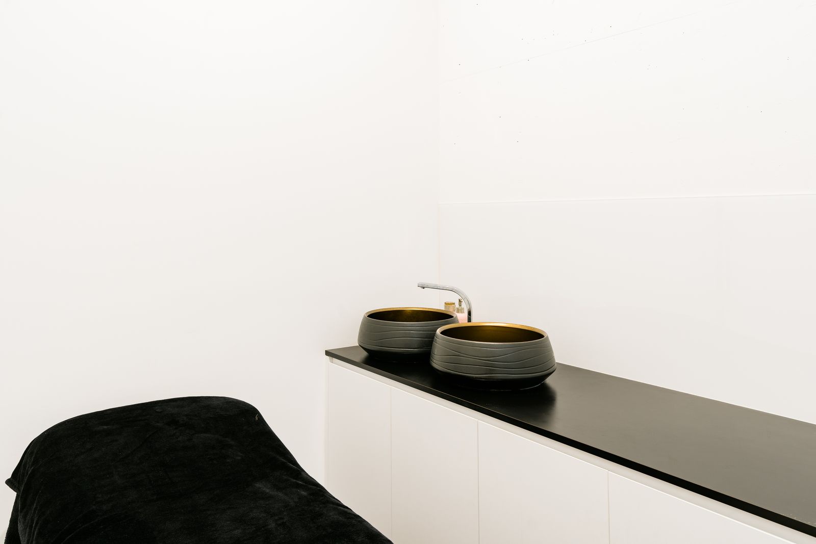 Zee's salon de beaute image 3