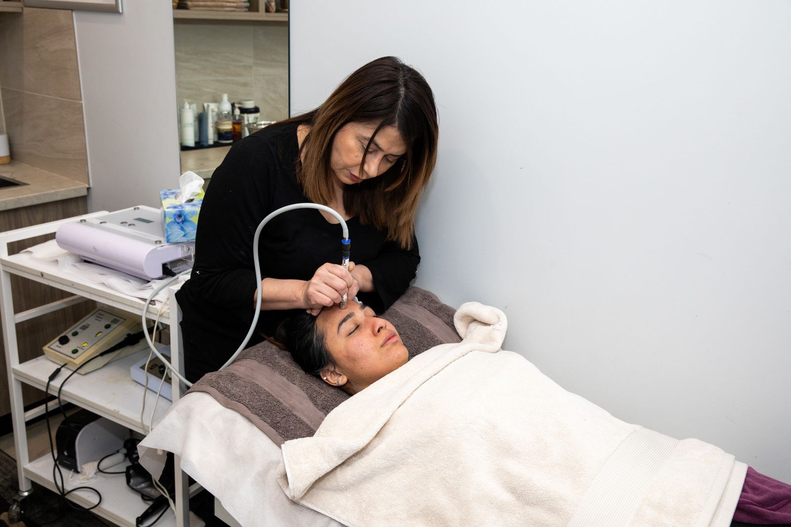 Fashion Hair & Beauty image 9