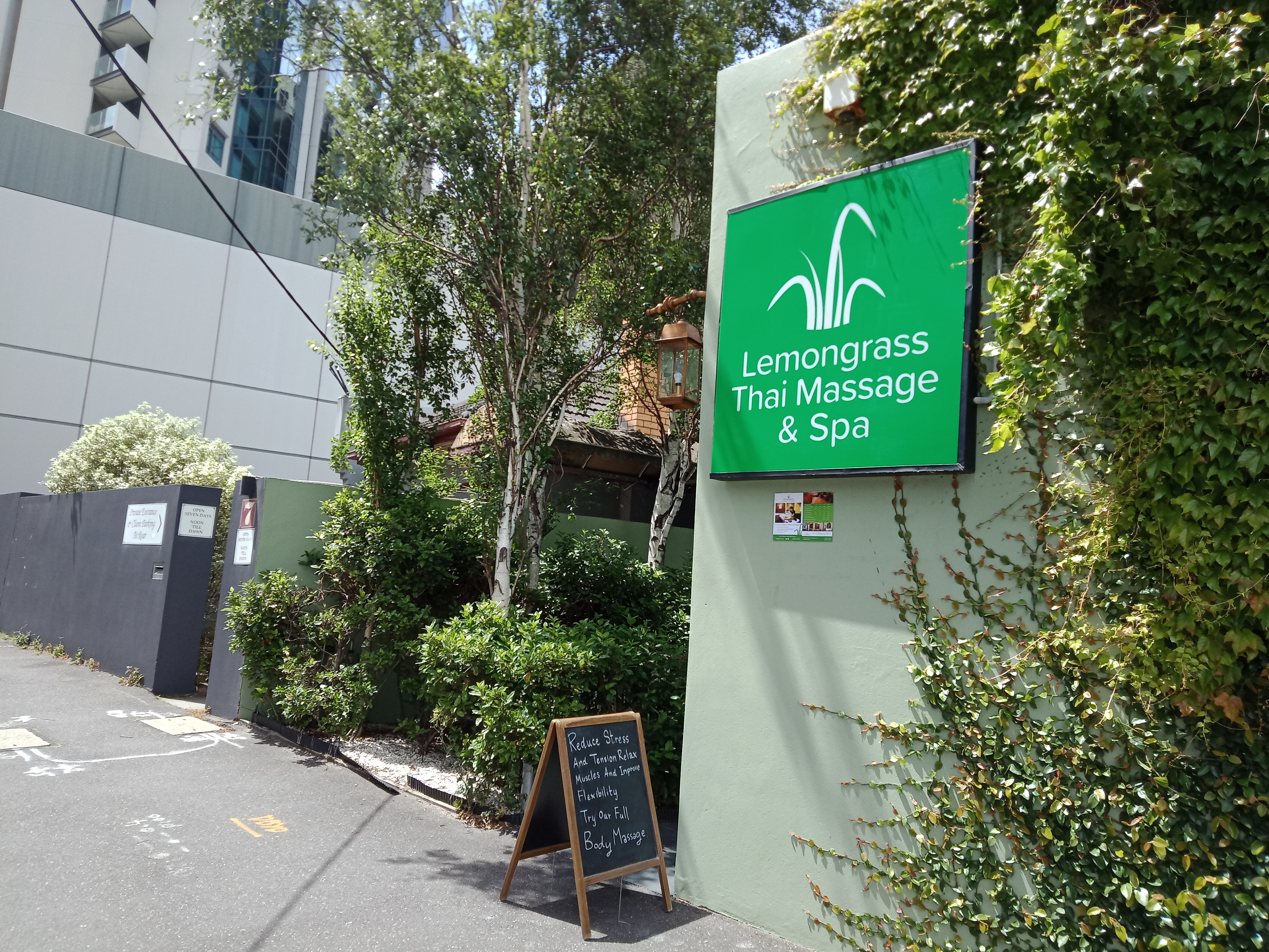 Lemongrass Thai Massage and Spa - South Melbourne image 3