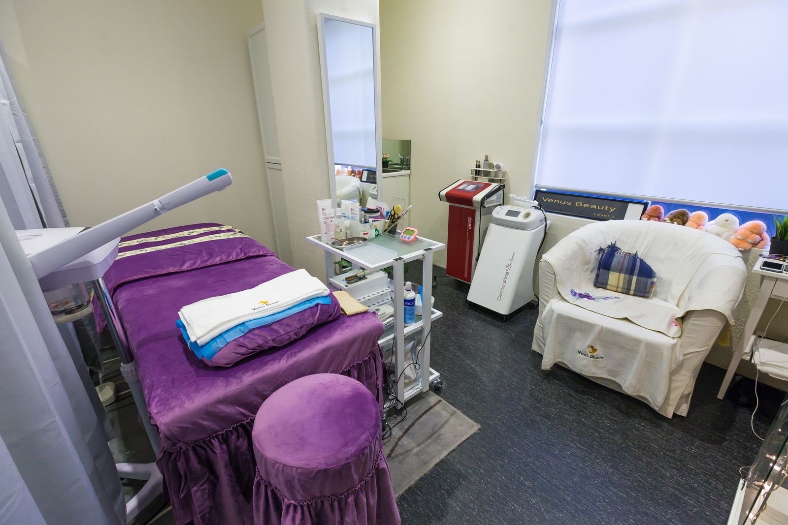 V&Co Beauty Clinic image 5