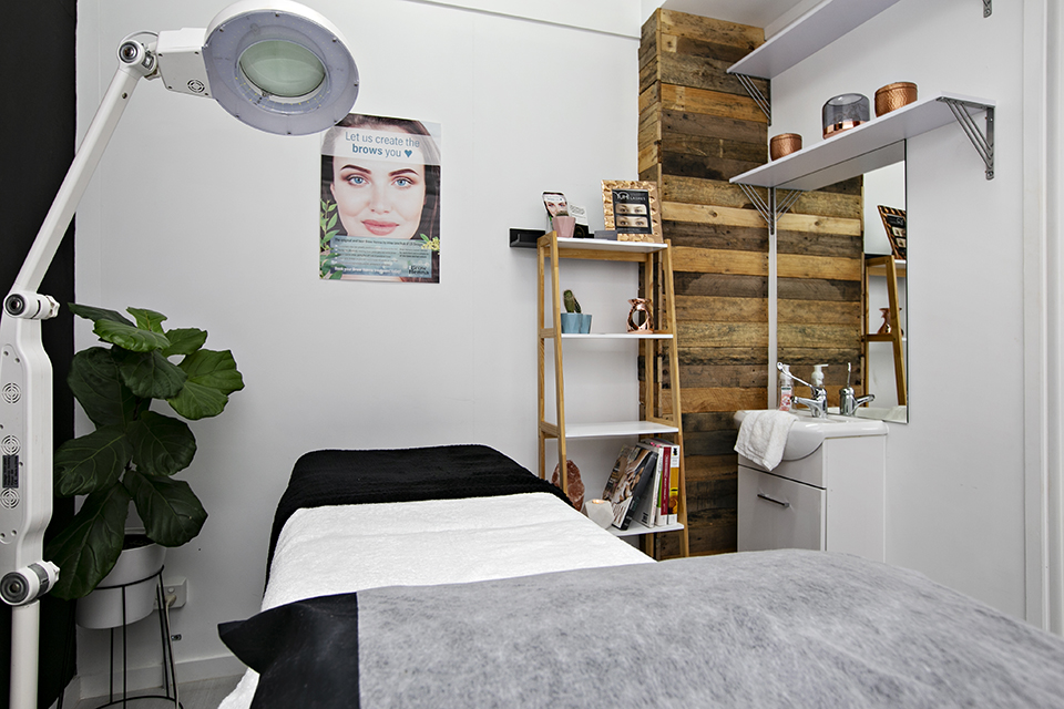 The Nail room Burleigh with Gabi image 8