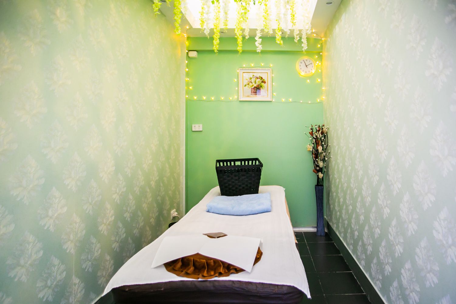 Forest Day Spa Brunswick Massage Body Massage Bookwell [ 840 x 1260 Pixel ]