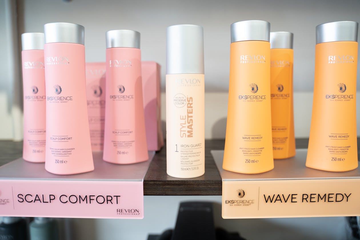 No Loose Ends Hairstyling image 13