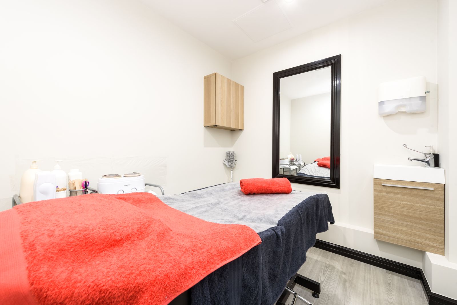 Minu Threading - Kingsway City image 3