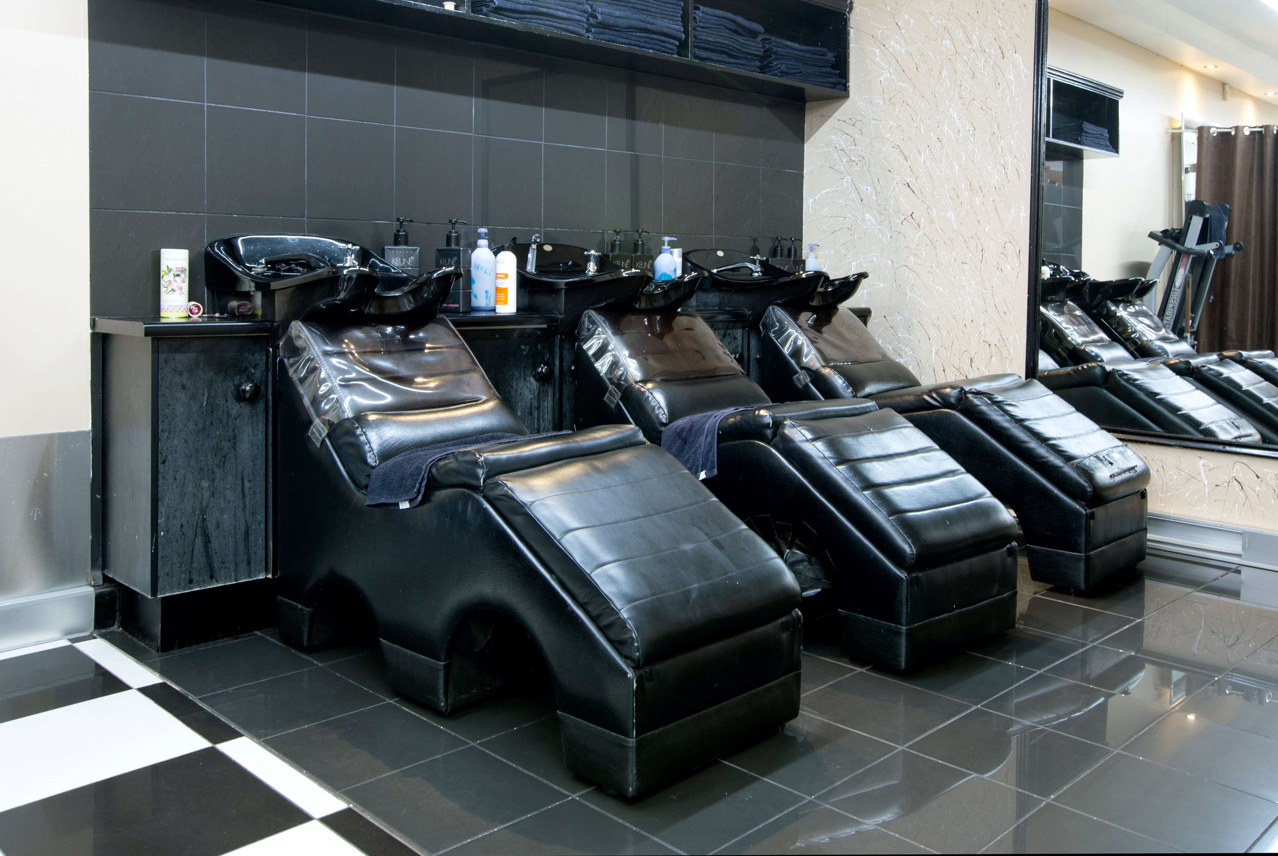 Curly Top Hair Salon image 3