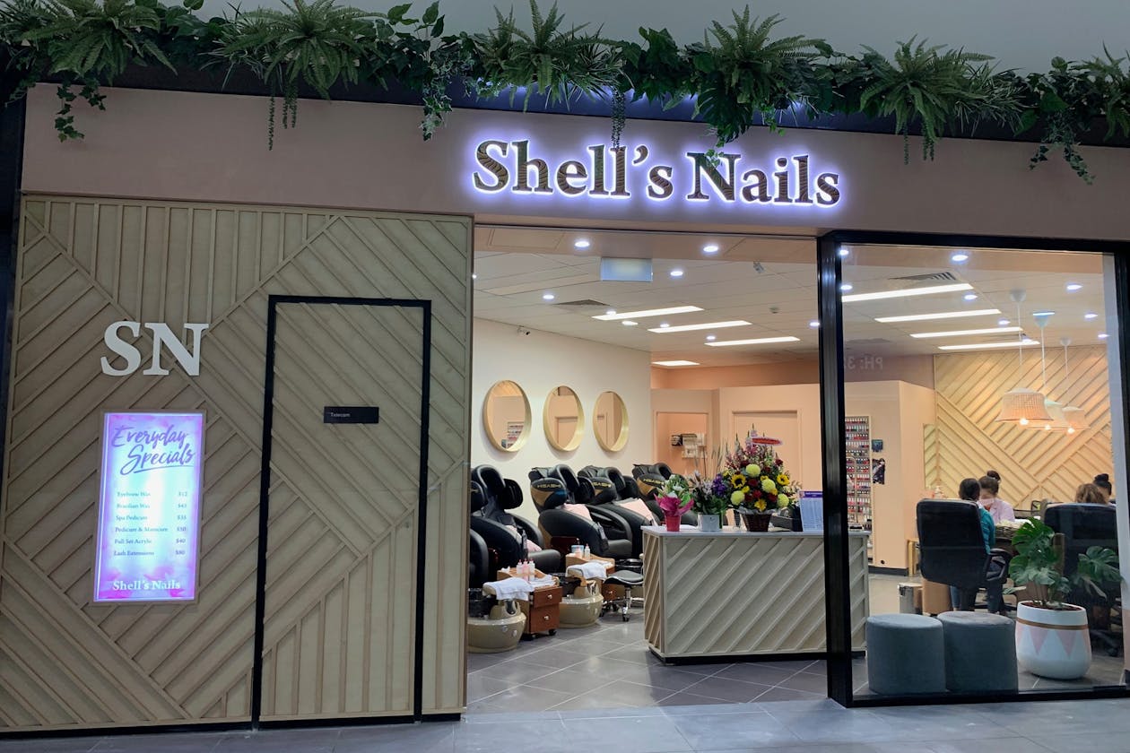 Shell's Nails