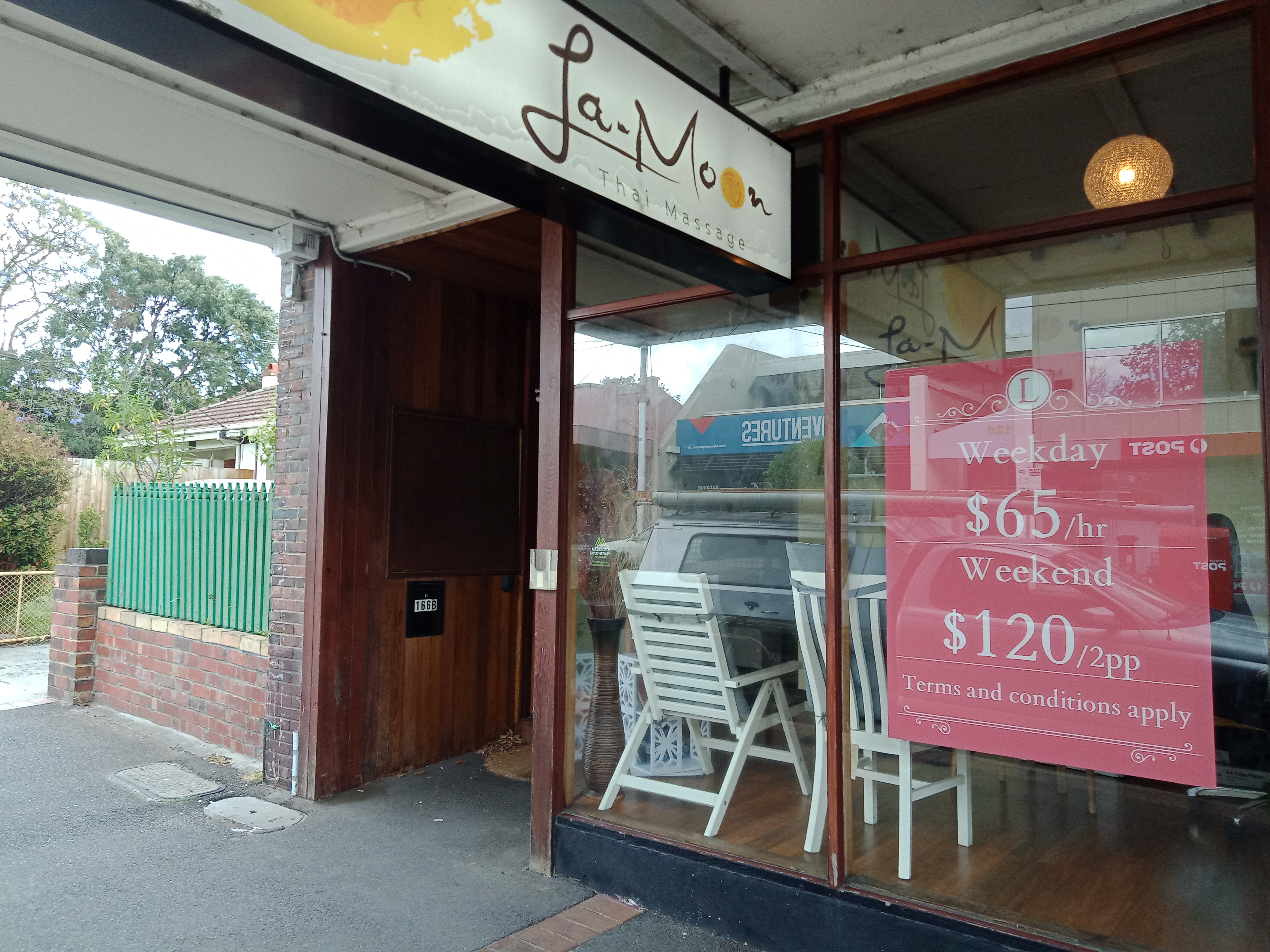 La-Moon Thai Massage image 2