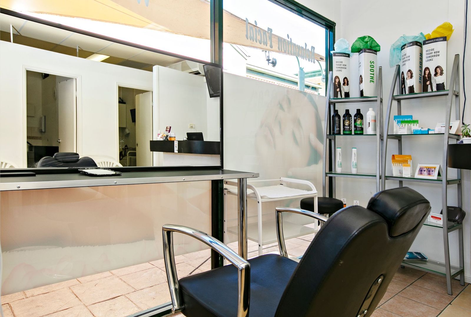 Even Eyebrows and Beauty Bar image 4