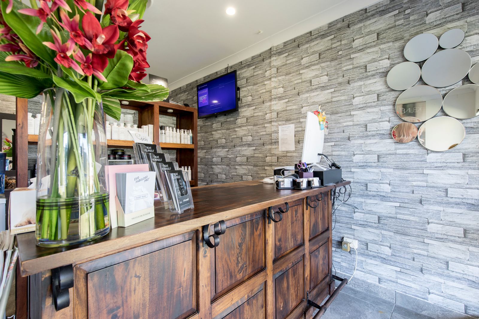 Images Hair and Beauty image 2