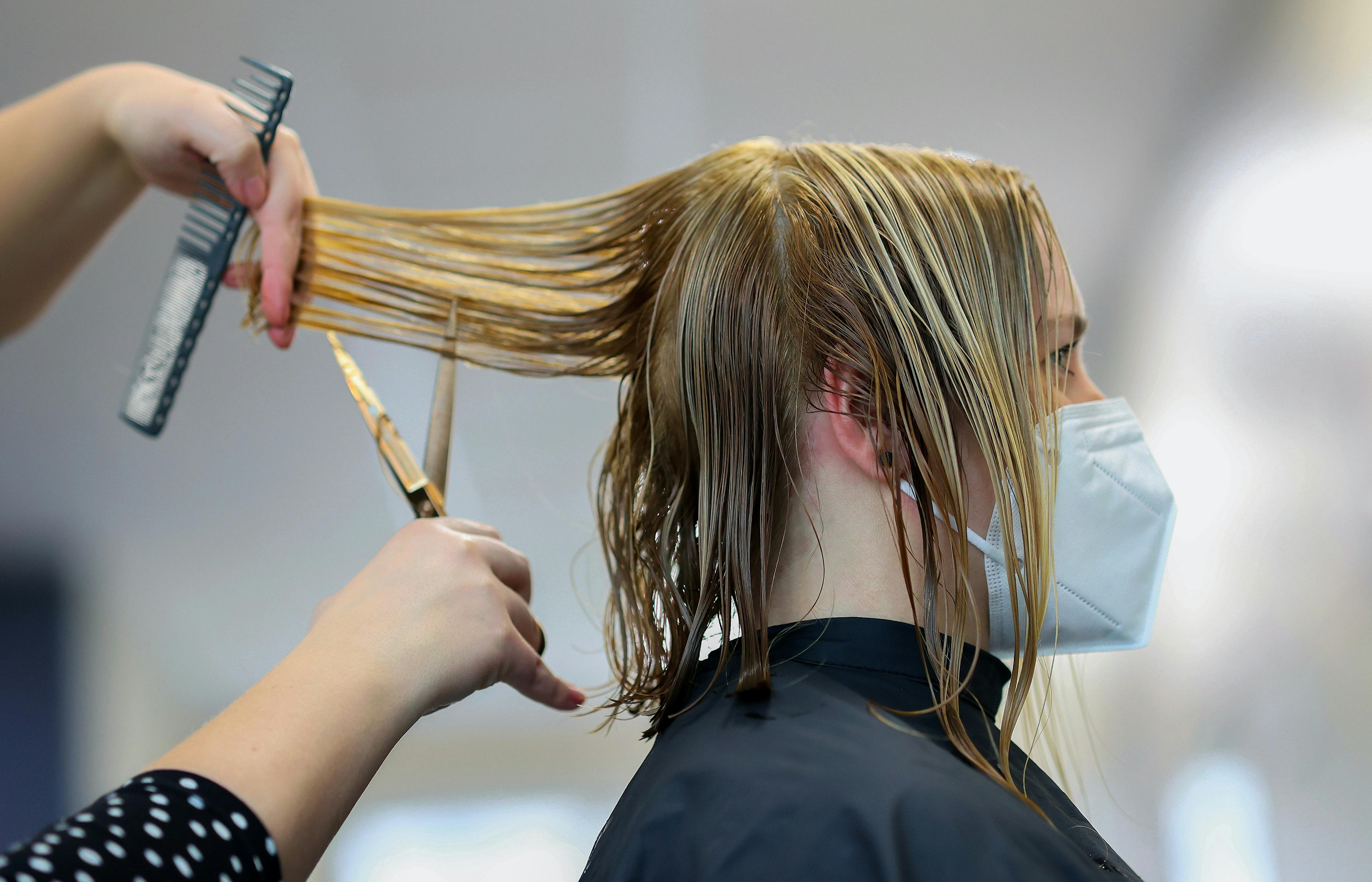 LV Hair & Nail - Kilsyth, Haircut and Hairdressing