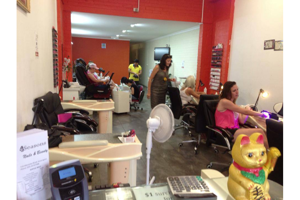 4 Seasons Nails & Beauty image 3