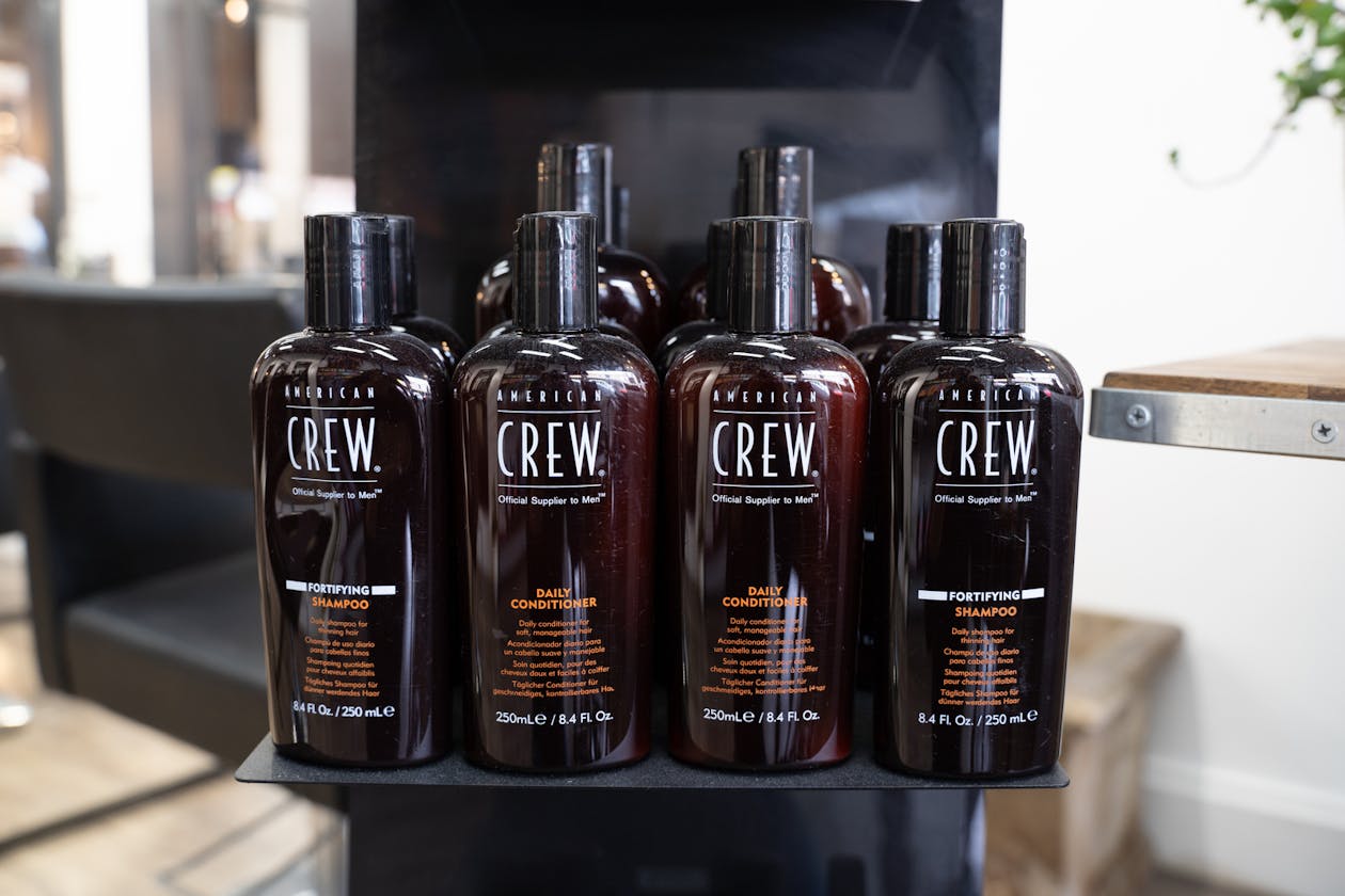 No Loose Ends Hairstyling image 14